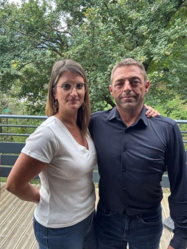 Une équipe à votre écoute Linda et Jérôme de Transports LJ à l'écoute des besoins de leurs clients