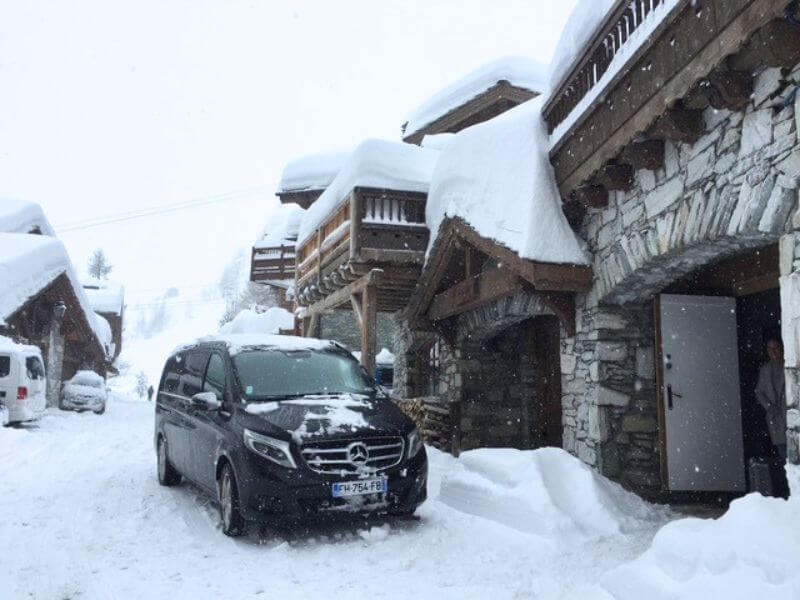 Mercedes Classe V vu de face Transport en montagne - Mercedes Classe V 4MATIC Extra Long avec chauffeur