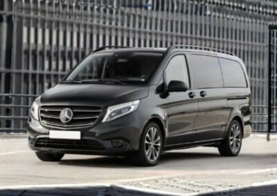 Location véhicule avec chauffeur en Savoie - Classe V de Tranports LJ